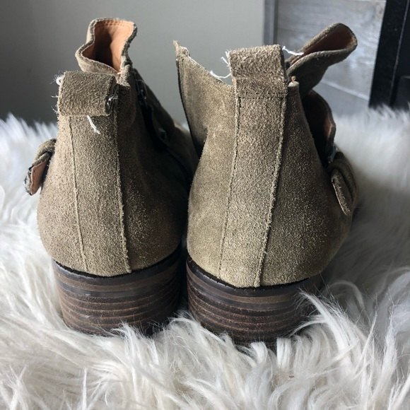 Gentle Souls 8.5 Kenneth Cole Penny olive green suede moto buckle ankle boots - Picture 6 of 7